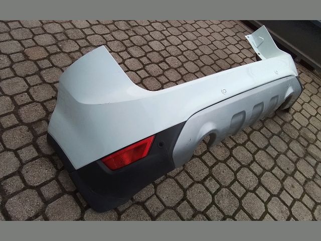 bontott FORD KUGA Hátsó Lökhárító (Részeivel)