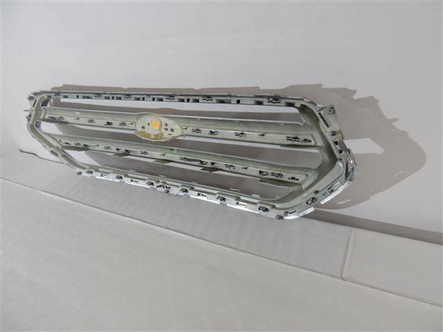 bontott FORD KUGA Hűtőrács