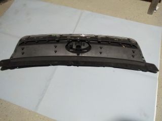 bontott FORD KUGA Hűtőrács