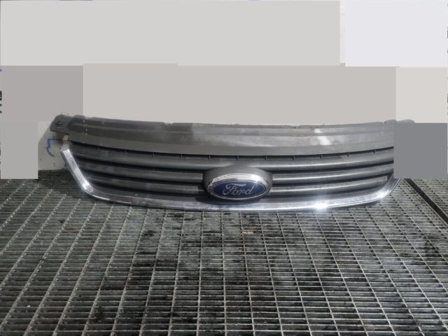 bontott FORD KUGA Hűtőrács