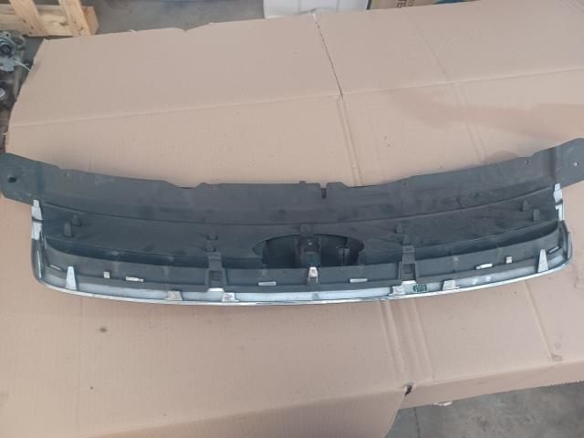 bontott FORD KUGA Hűtőrács