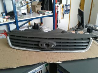 bontott FORD KUGA Hűtőrács