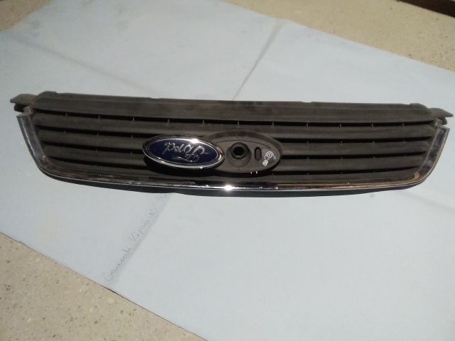 bontott FORD KUGA Hűtőrács