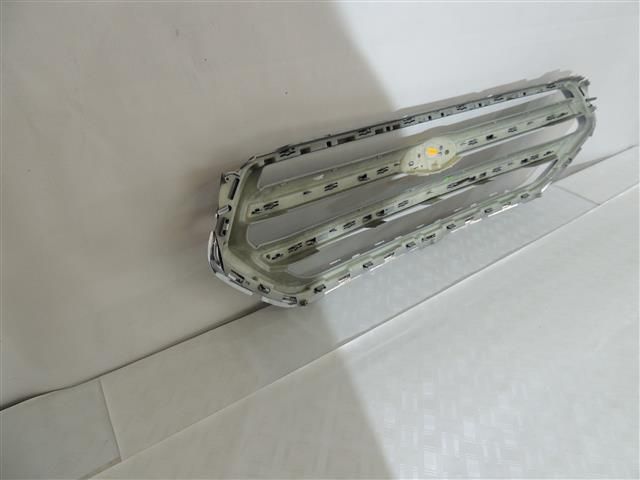 bontott FORD KUGA Hűtőrács