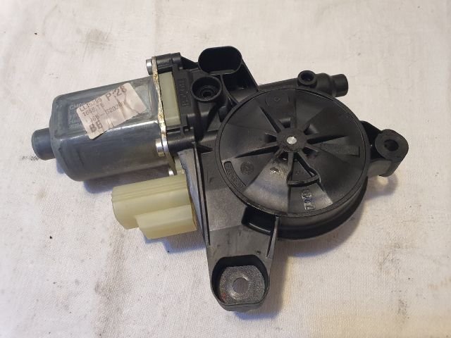 bontott FORD KUGA Jobb első Ablakemelő Motor