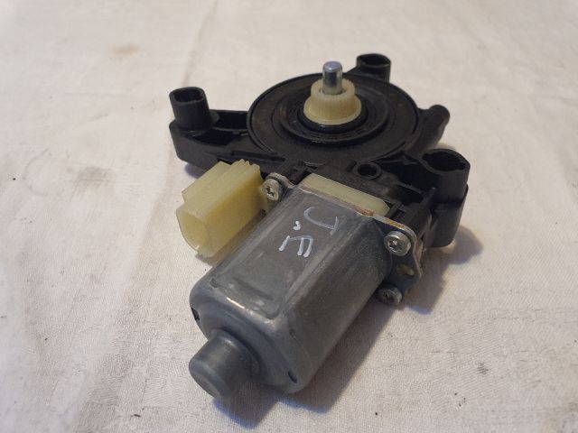 bontott FORD KUGA Jobb első Ablakemelő Motor