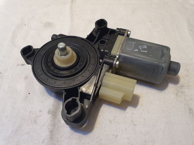 bontott FORD KUGA Jobb első Ablakemelő Motor