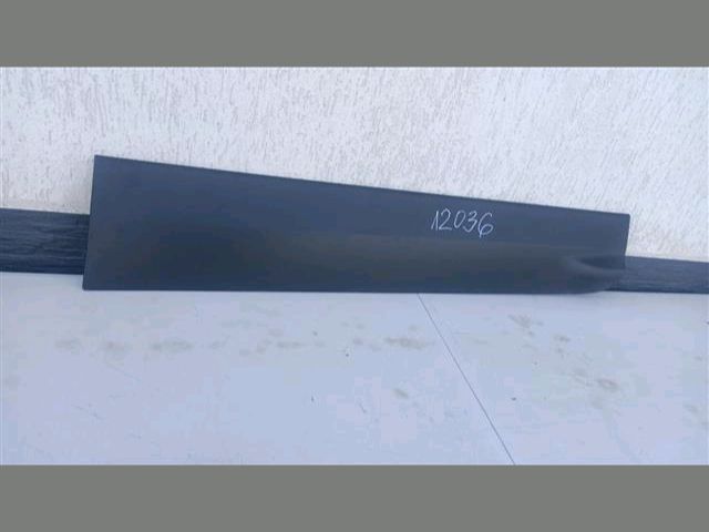 bontott FORD KUGA Jobb első Ajtó Díszléc