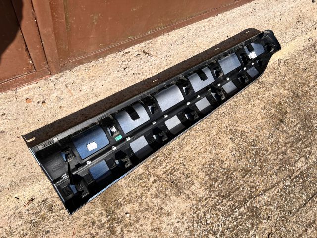 bontott FORD KUGA Jobb első Ajtó Díszléc