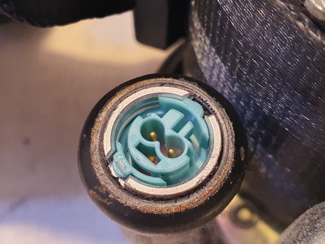 bontott FORD KUGA Jobb első Biztonsági Öv