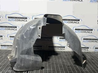 bontott FORD KUGA Jobb első Dobbetét (Kerékjárati, Műanyag)