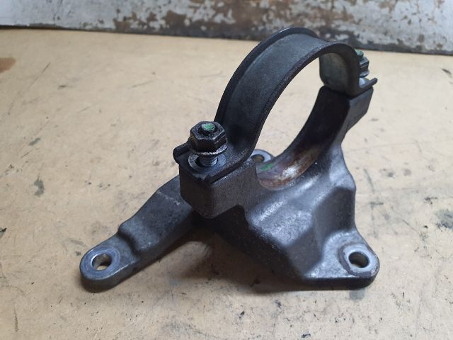 bontott FORD KUGA Jobb első Féltengely Tartó