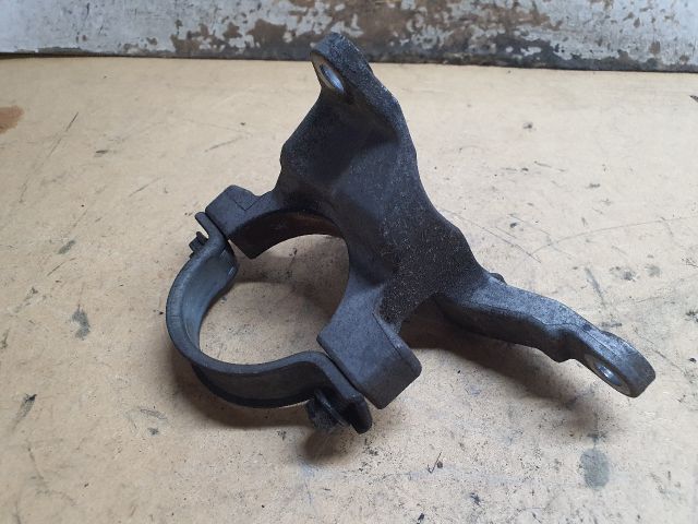 bontott FORD KUGA Jobb első Féltengely Tartó