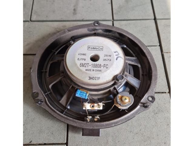 bontott FORD KUGA Jobb első Hangszóró