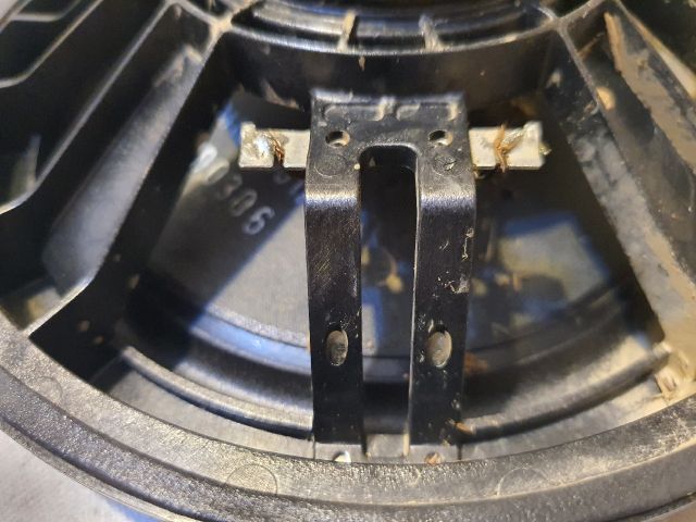 bontott FORD KUGA Jobb első Hangszóró