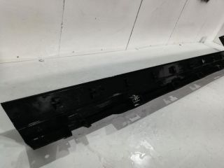 bontott FORD KUGA Jobb első Küszöb Díszléc