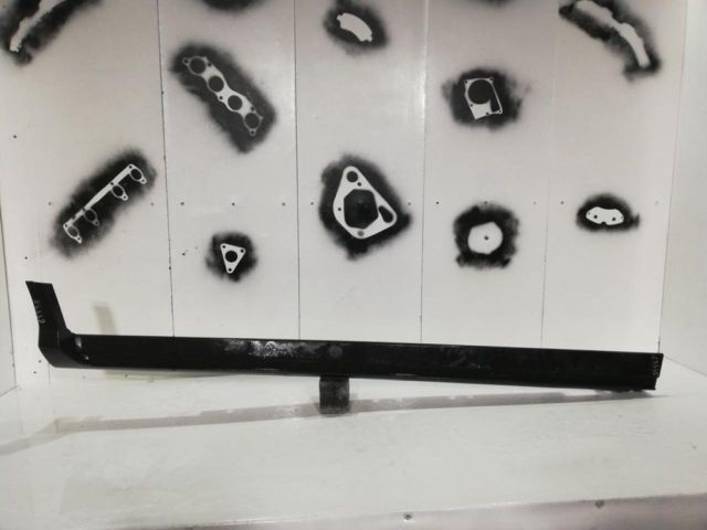 bontott FORD KUGA Jobb első Küszöb Díszléc