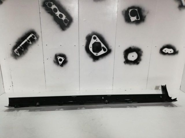 bontott FORD KUGA Jobb első Küszöb Díszléc