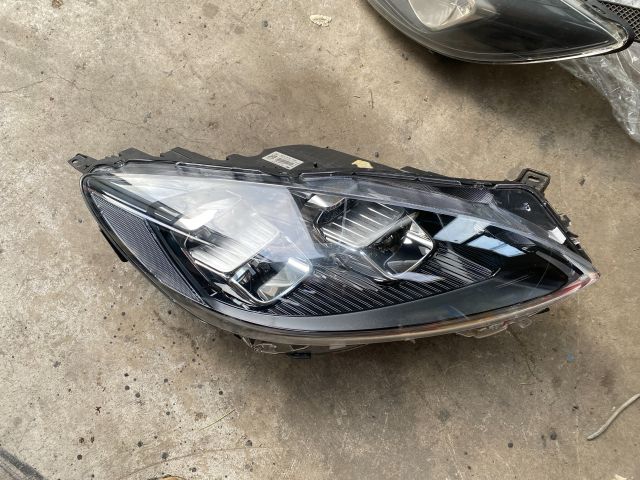 bontott FORD KUGA Jobb első Lámpabúra