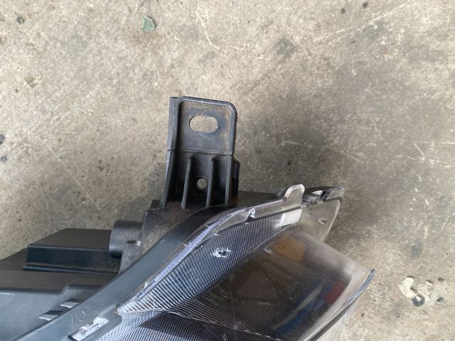 bontott FORD KUGA Jobb első Lámpabúra