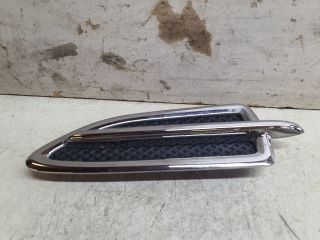 bontott FORD KUGA Jobb első Sárvédő Díszléc