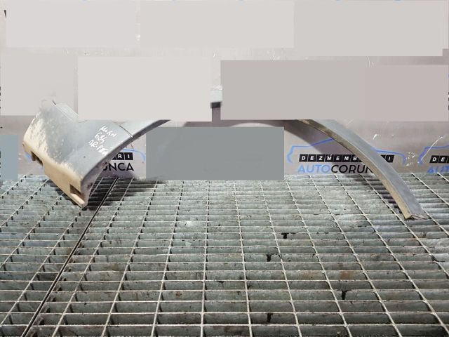 bontott FORD KUGA Jobb első Sárvédő Szélesítő