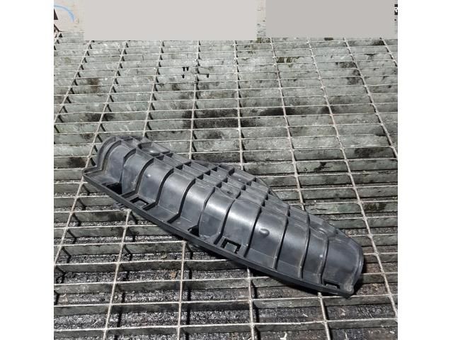 bontott FORD KUGA Jobb Fényszóró Tartó