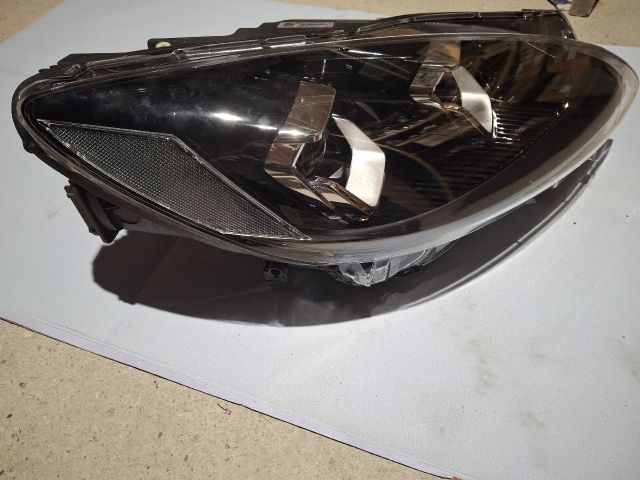 bontott FORD KUGA Jobb Fényszóró
