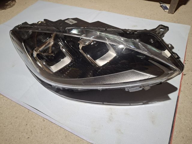 bontott FORD KUGA Jobb Fényszóró