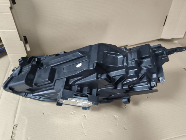 bontott FORD KUGA Jobb Fényszóró