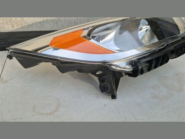 bontott FORD KUGA Jobb Fényszóró