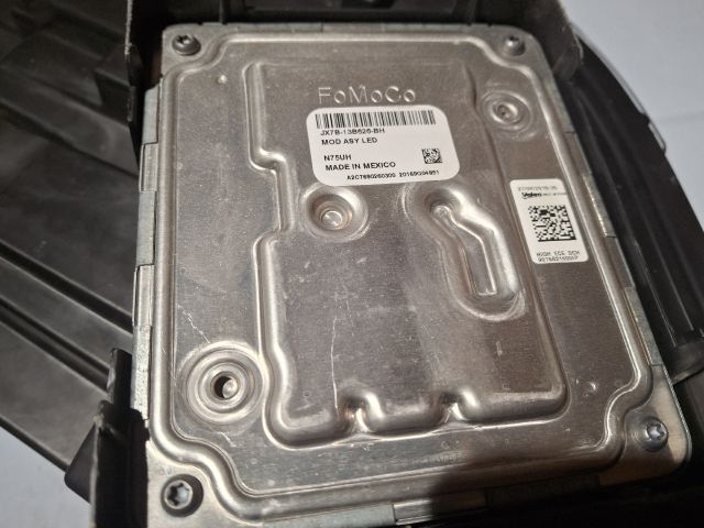 bontott FORD KUGA Jobb Fényszóró