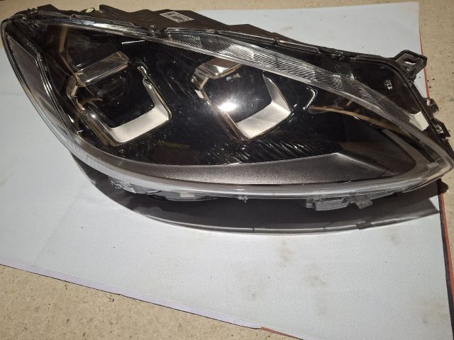 bontott FORD KUGA Jobb Fényszóró