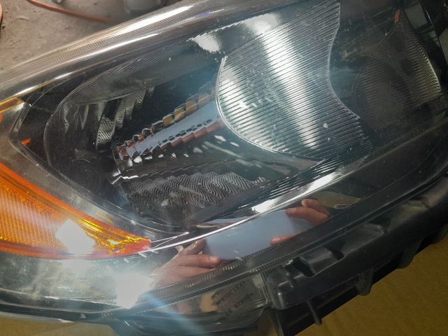 bontott FORD KUGA Jobb Fényszóró