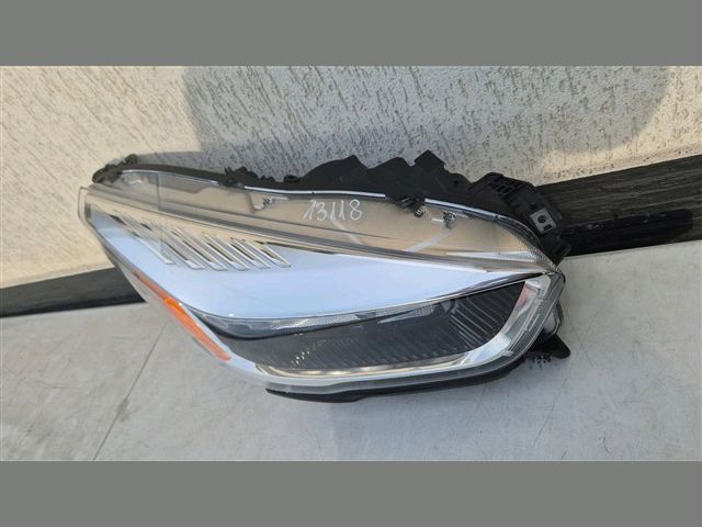 bontott FORD KUGA Jobb Fényszóró