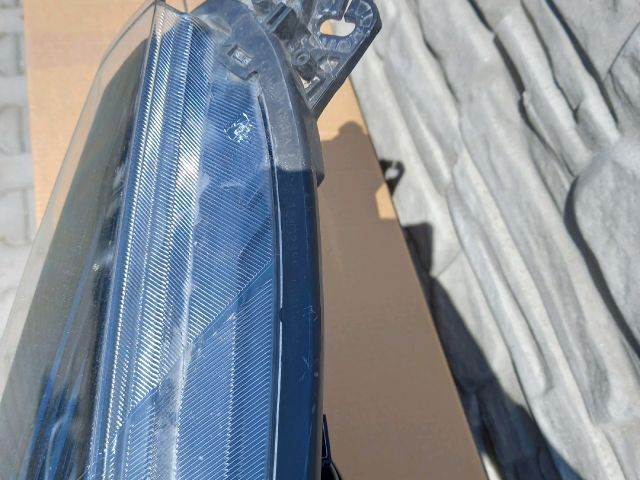 bontott FORD KUGA Jobb Fényszóró