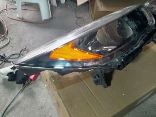 bontott FORD KUGA Jobb Fényszóró