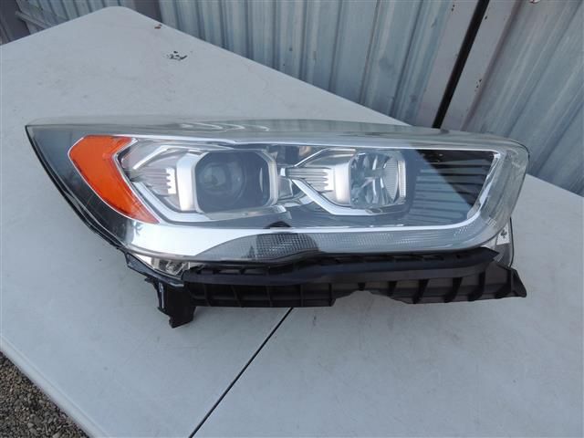 bontott FORD KUGA Jobb Fényszóró