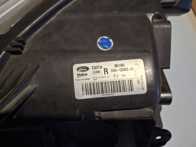 bontott FORD KUGA Jobb Fényszóró