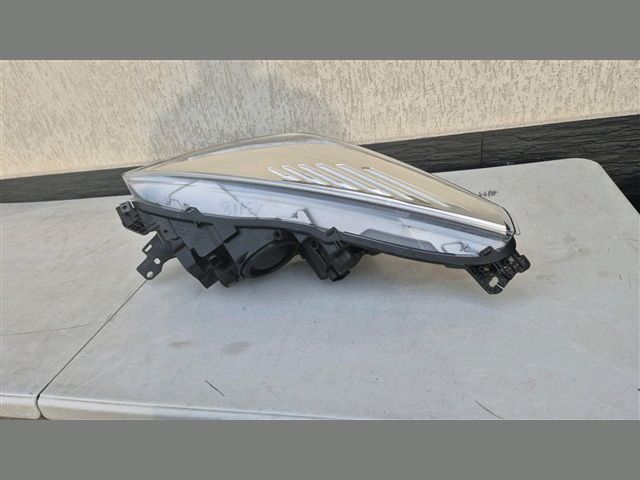 bontott FORD KUGA Jobb Fényszóró