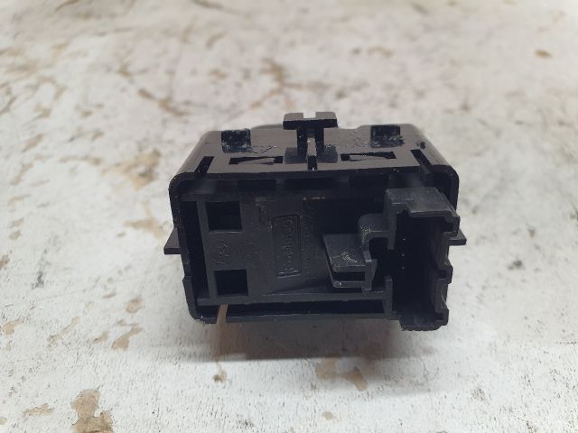 bontott FORD KUGA Jobb hátsó Ablakemelő Kapcsoló