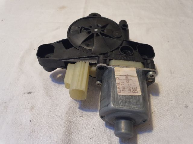 bontott FORD KUGA Jobb hátsó Ablakemelő Motor