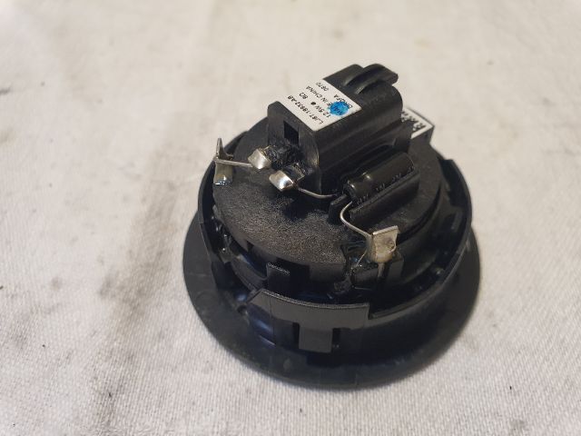 bontott FORD KUGA Jobb hátsó Magassugárzó Hangszóró