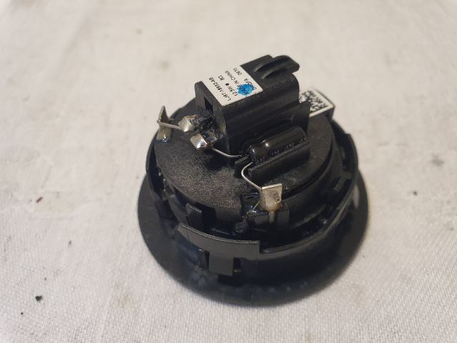 bontott FORD KUGA Jobb hátsó Magassugárzó Hangszóró