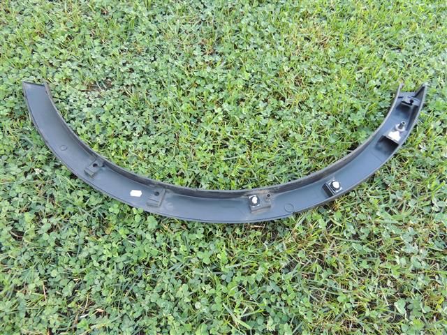 bontott FORD KUGA Jobb hátsó Sárvédő Díszléc