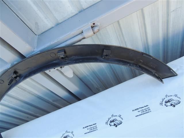 bontott FORD KUGA Jobb hátsó Sárvédő Díszléc