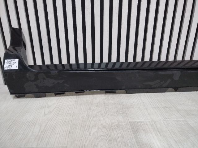 bontott FORD KUGA Jobb Küszöb