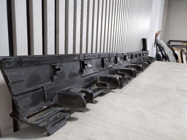 bontott FORD KUGA Jobb Küszöb