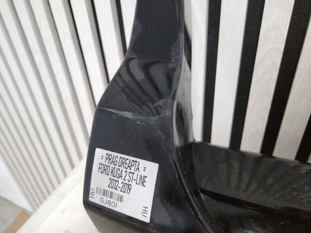 bontott FORD KUGA Jobb Küszöb