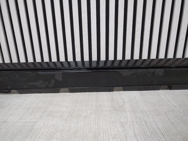 bontott FORD KUGA Jobb Küszöb